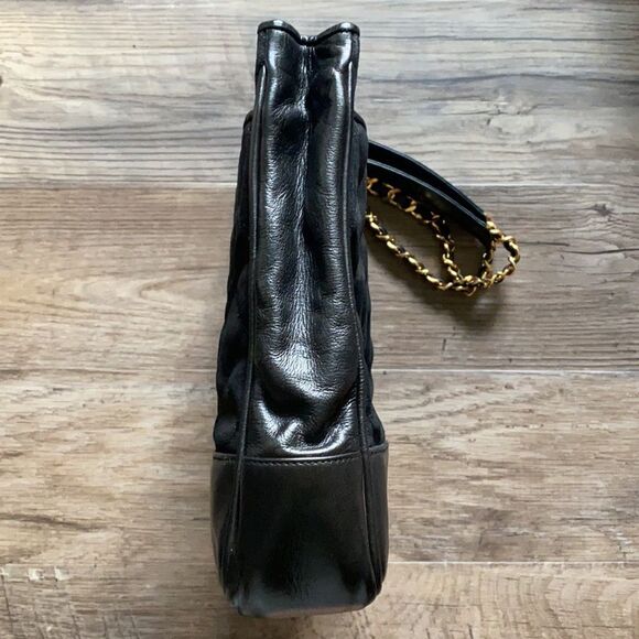 Chanel tote - Picture 6 of 17